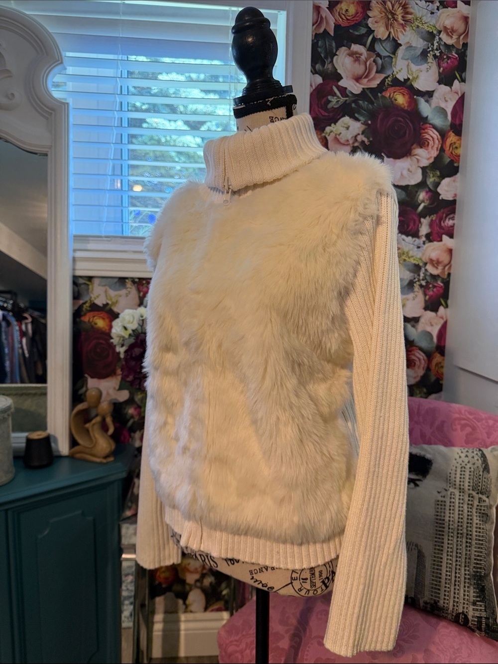 Reitmans Cream Faux-Fur Front Zip Turtleneck Sweater Jacket